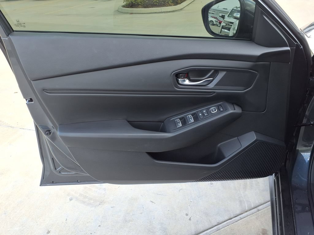 Used 2023 Honda Accord EX image 12