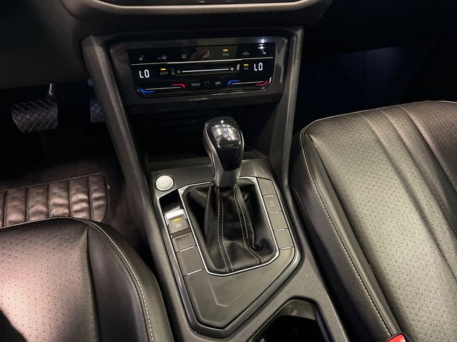 Certified 2022 Volkswagen Tiguan SE FWD image 28