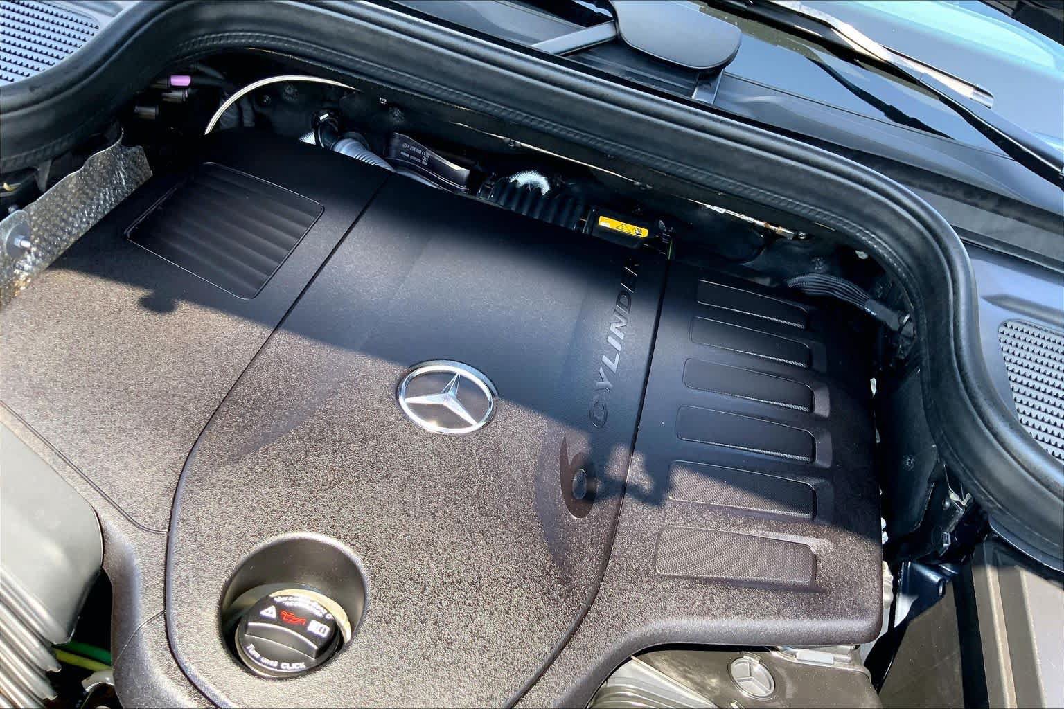 Used 2025 Mercedes-Benz GLS 450 4MATIC image 33