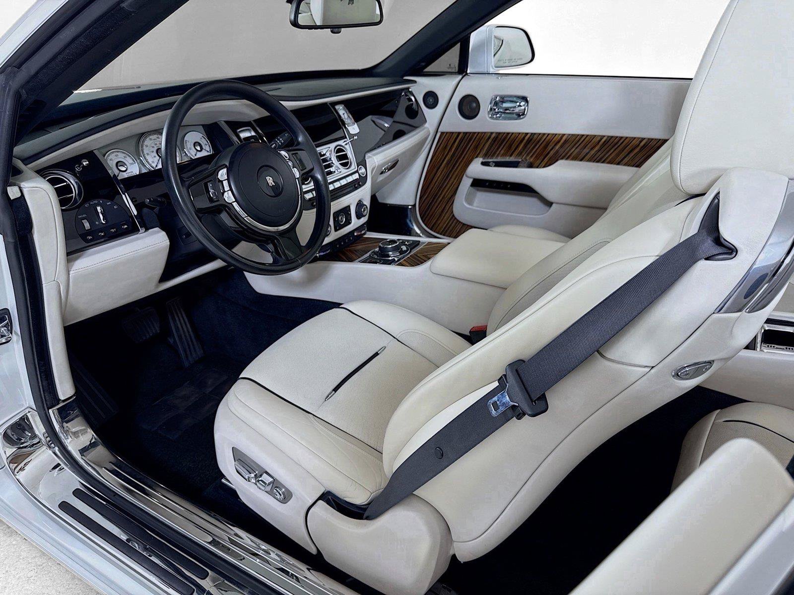 Used 2016 Rolls-Royce Dawn RWD image 16