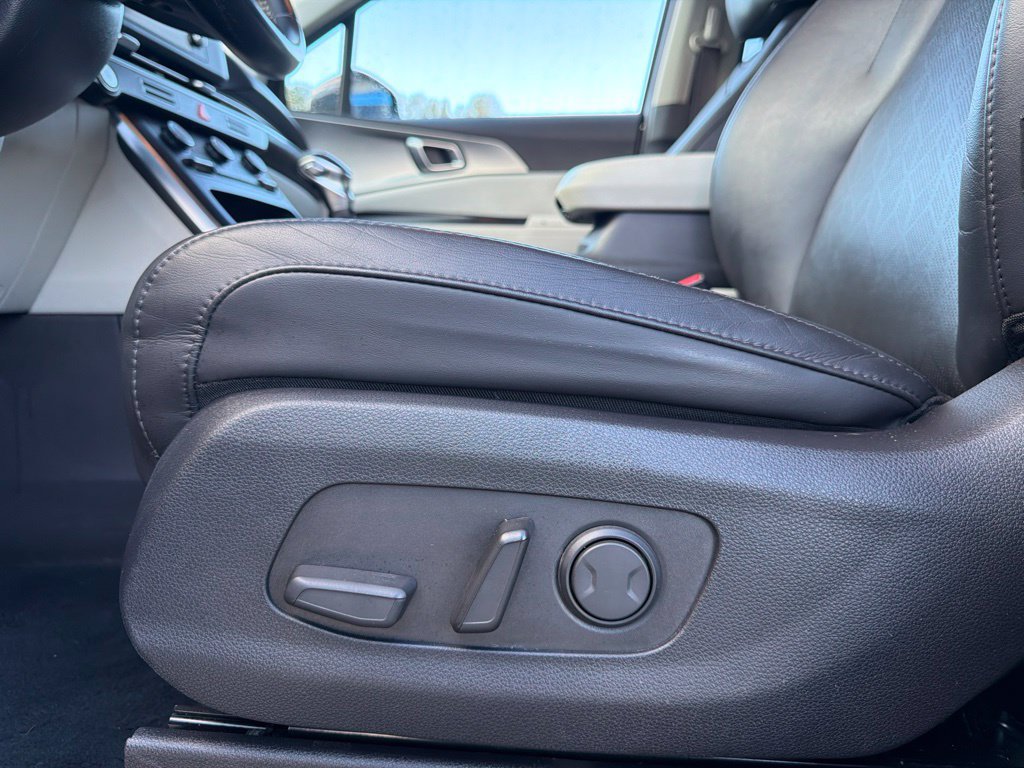 Used 2022 Kia Carnival LX FWD image 10