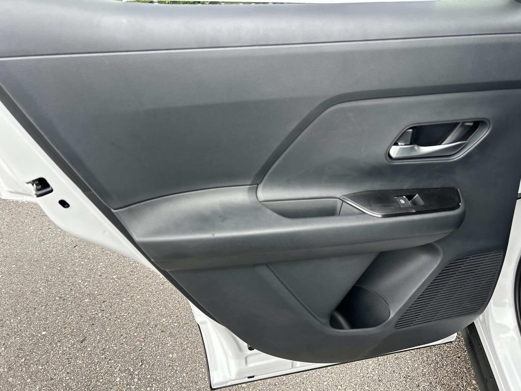New 2026 Nissan Kicks SR FWD image 19