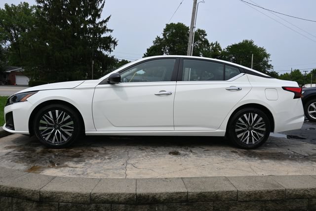 Used 2025 Nissan Altima 2.5 SV FWD image 8