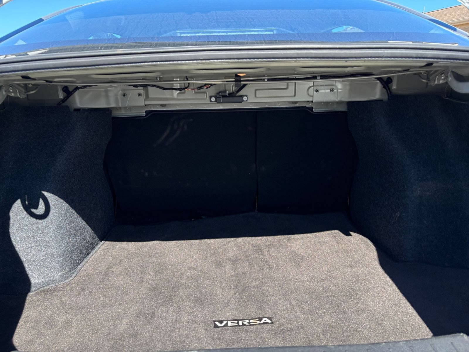 Used 2025 Nissan Versa SV FWD image 29