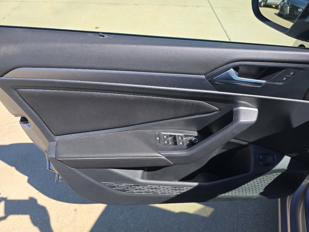 Used 2024 Volkswagen Jetta SE w/ Panoramic Sunroof Package FWD image 18