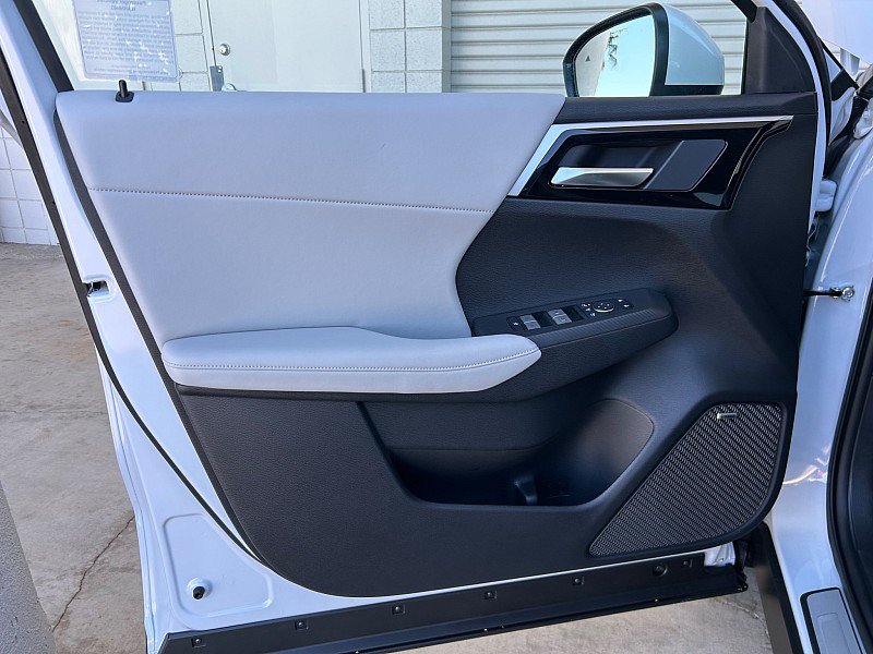 New 2026 Mitsubishi Outlander SE FWD image 17