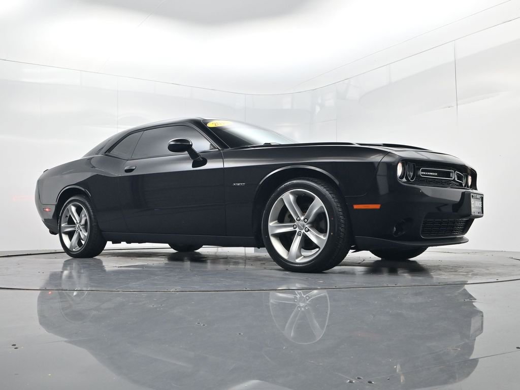Used 2016 Dodge Challenger R/T RWD image 41