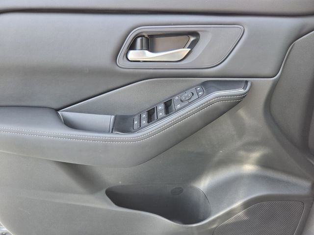 Used 2026 Nissan Rogue SV w/ Cold Weather Package FWD image 23