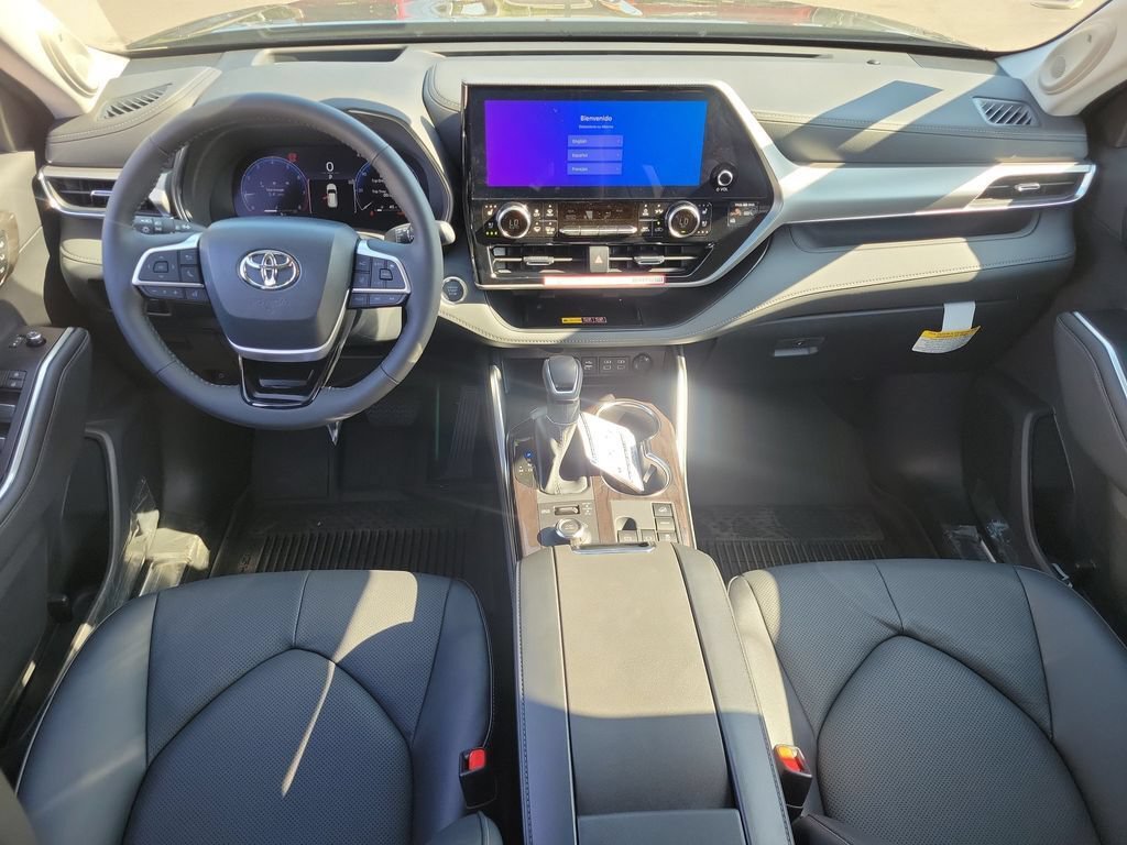 New 2026 Toyota Highlander Platinum AWD/4WD image 10