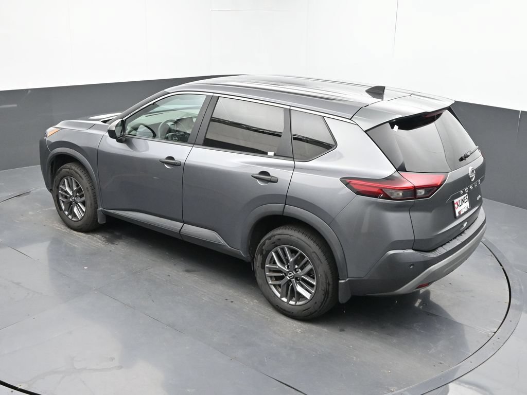 Used 2023 Nissan Rogue S AWD/4WD image 29