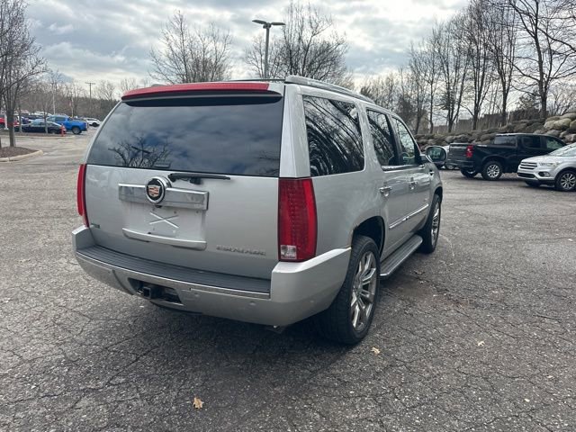 Used 2010 Cadillac Escalade Luxury AWD/4WD image 5