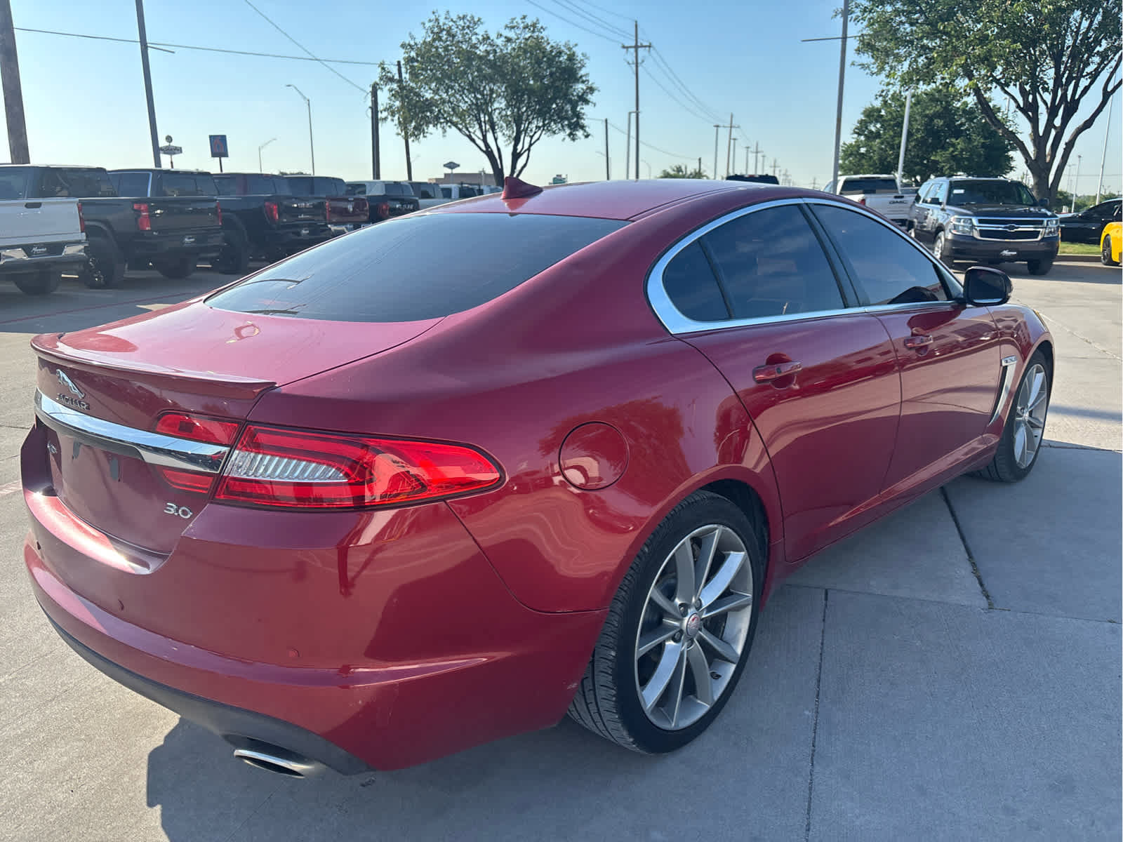 Used 2015 Jaguar XF Sport RWD image 4