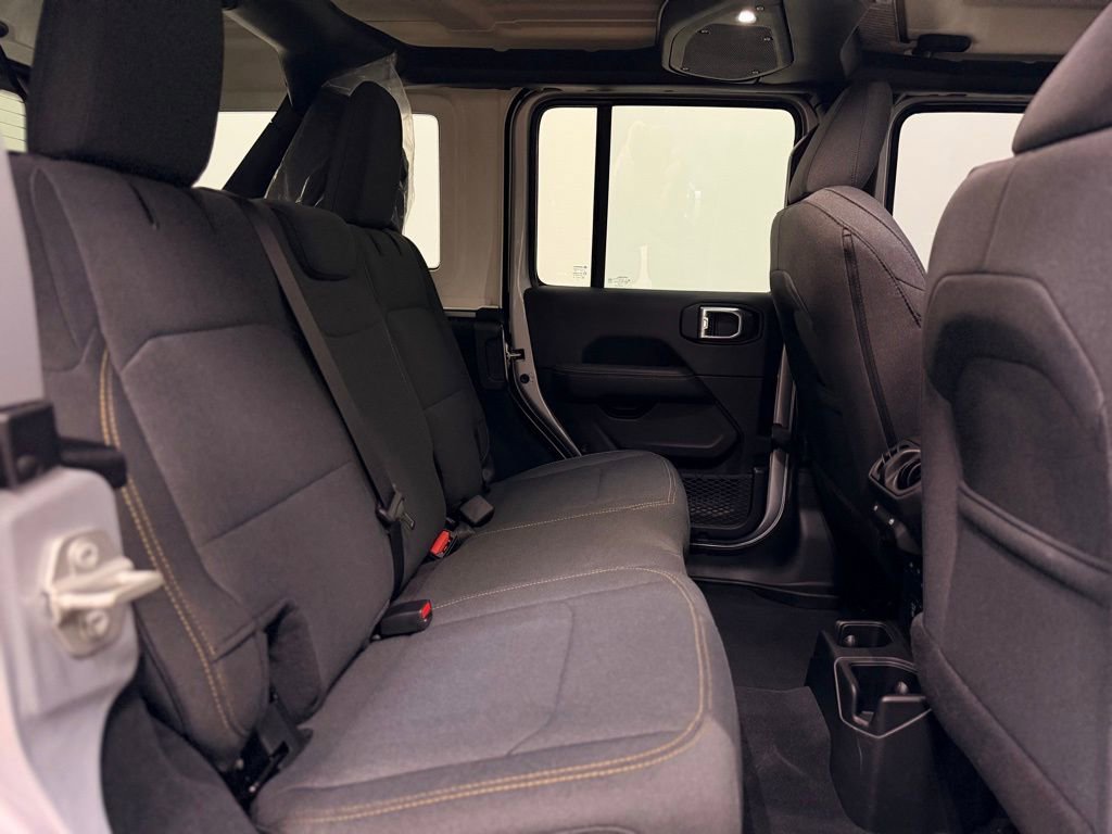 Used 2024 Jeep Wrangler Sahara w/ Technology Group AWD/4WD image 22