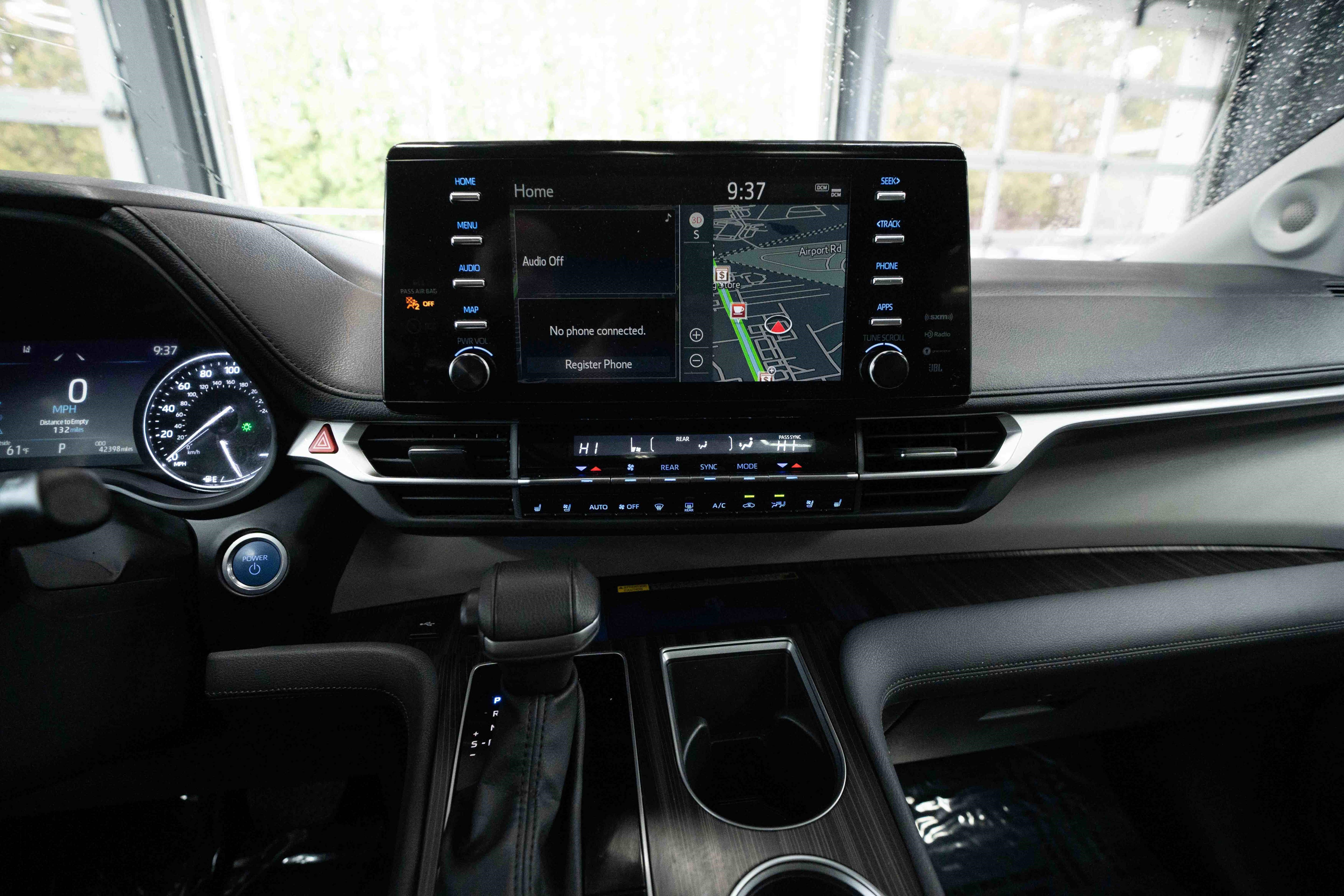 Used 2023 Toyota Sienna Limited image 17