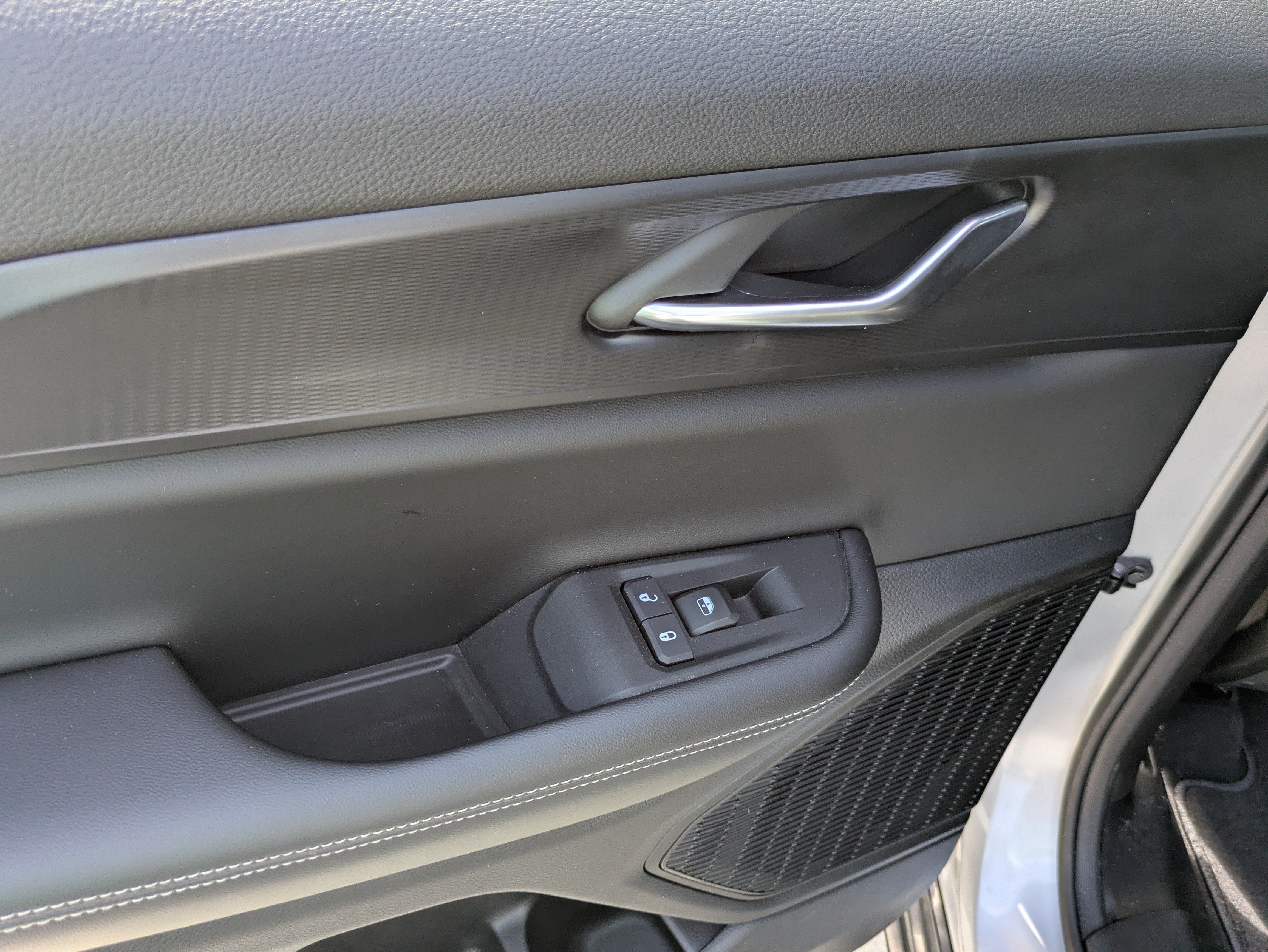 Certified 2025 Jeep Grand Cherokee Altitude RWD image 15
