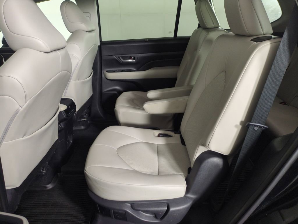 Used 2024 Toyota Grand Highlander XLE image 24