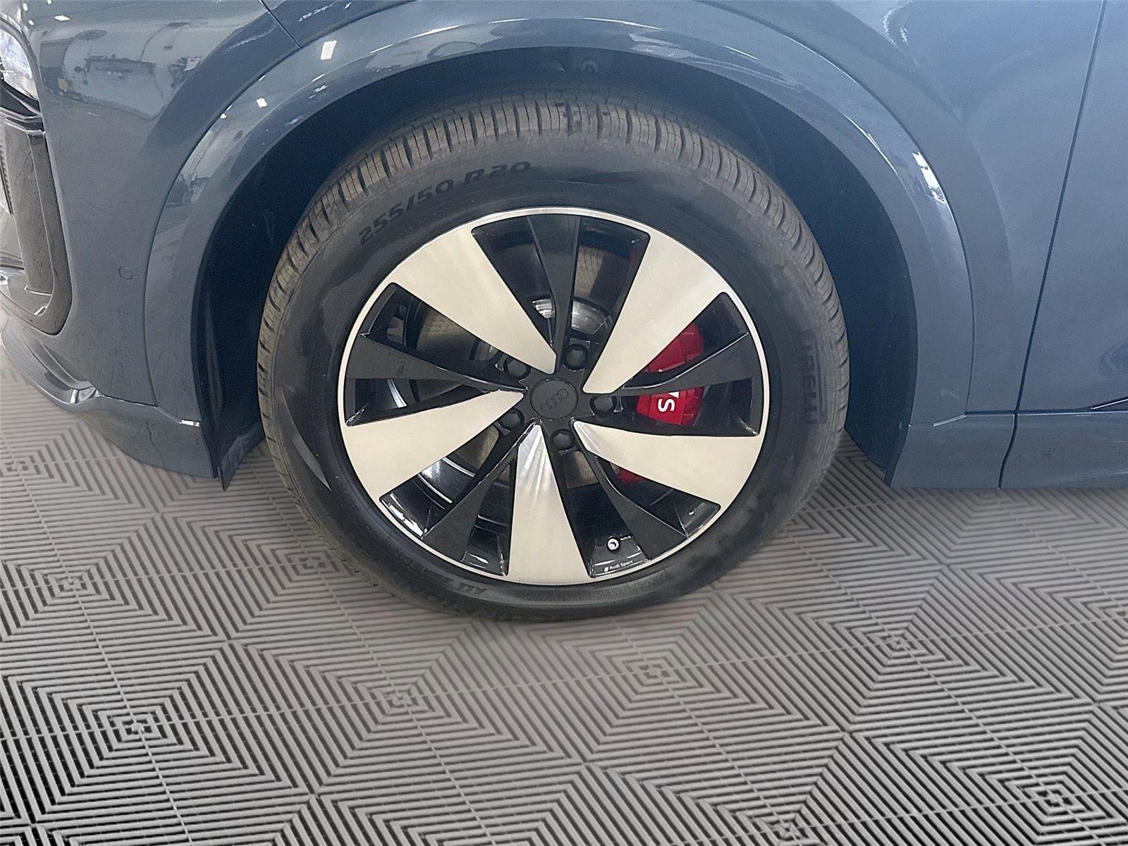 New 2027 Audi SQ6 e-tron Prestige AWD/4WD image 32
