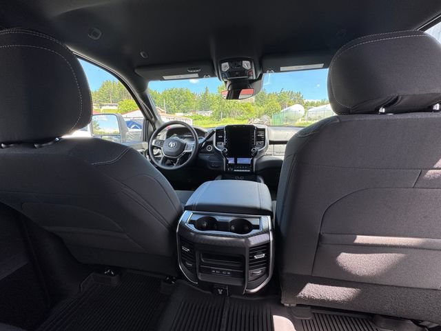 New 2026 RAM 2500 Big Horn AWD/4WD image 32