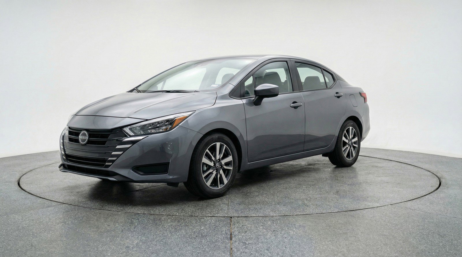 Used 2025 Nissan Versa SV image 3