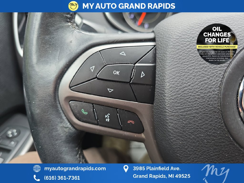 Used 2019 Jeep Cherokee Limited AWD/4WD image 14
