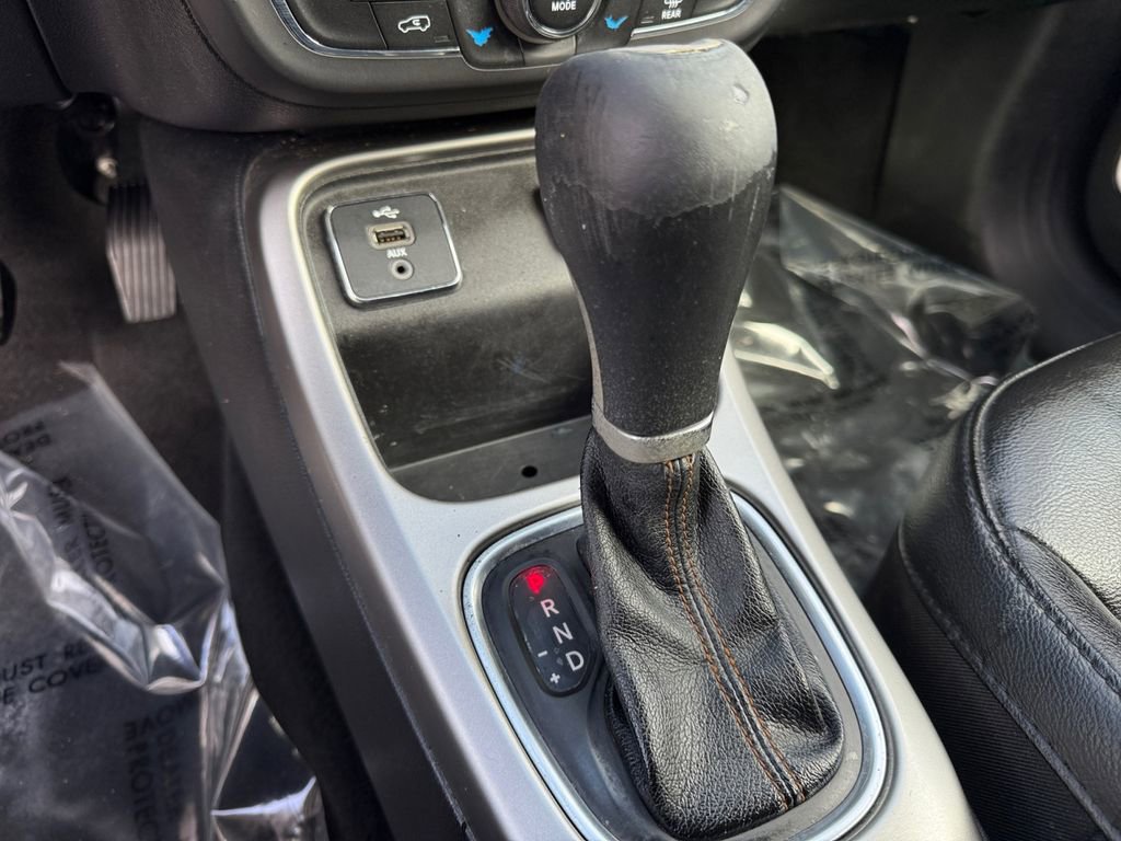 Used 2018 Jeep Compass Latitude w/ Popular Equipment Group FWD image 19