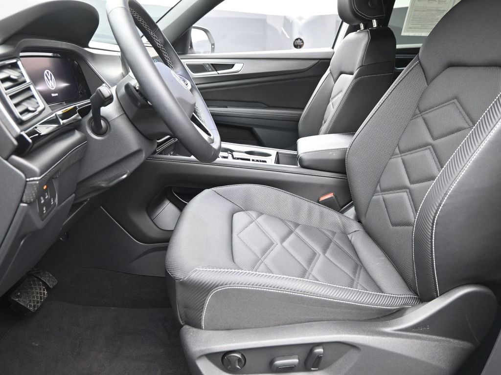 Used 2024 Volkswagen Atlas Cross Sport SE image 15