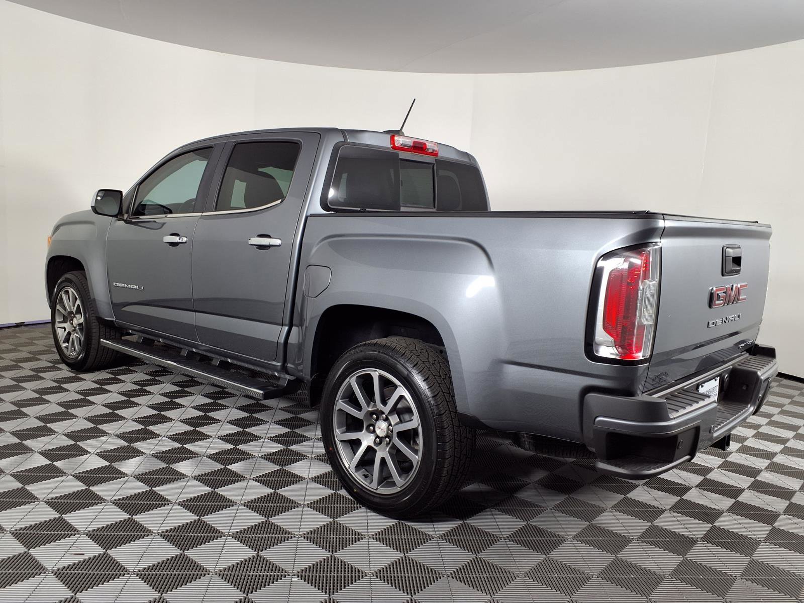 Used 2021 GMC Canyon Denali RWD image 6