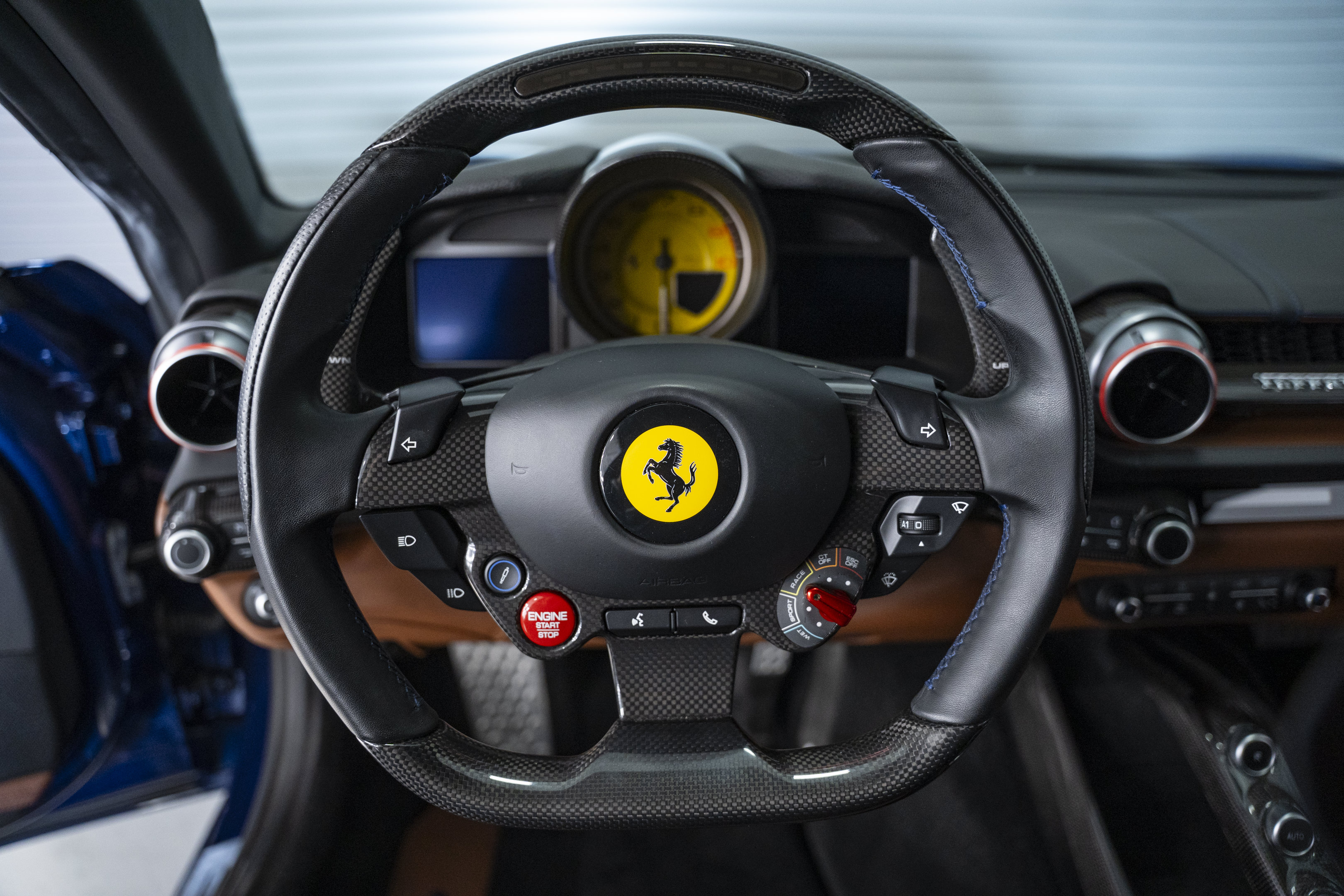 Used 2019 Ferrari 812 Superfast RWD image 25