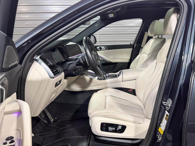 Used 2022 BMW X6 M50i w/ Executive Package image 13