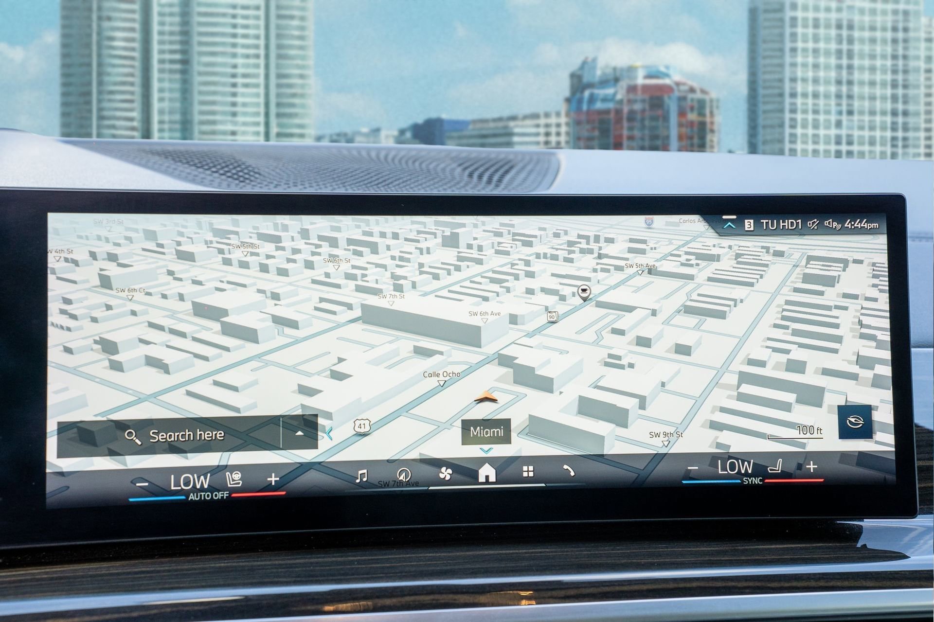 Used 2024 BMW X6 xDrive40i w/ Premium Package image 35