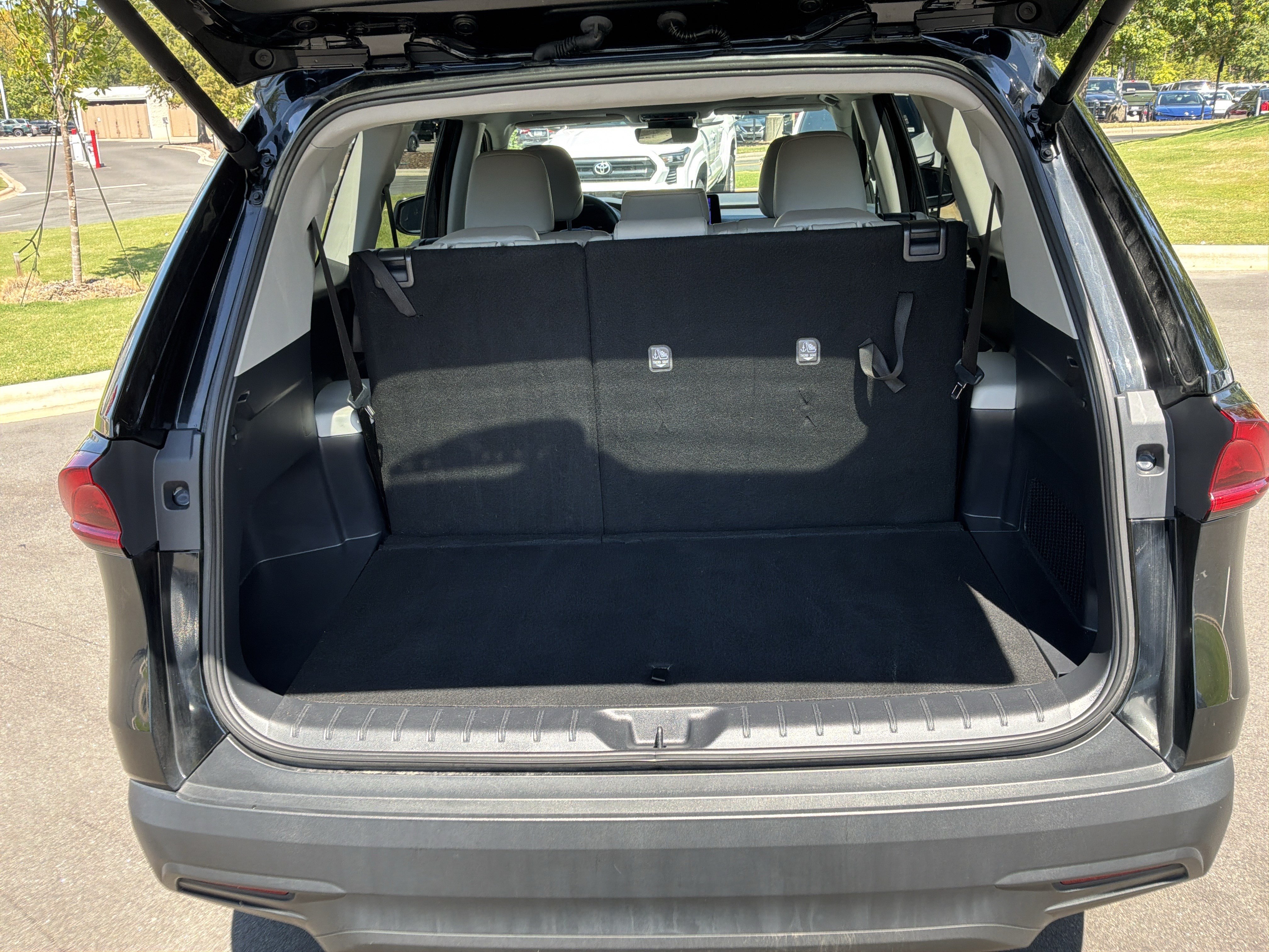 Used 2025 Toyota Grand Highlander FWD image 33