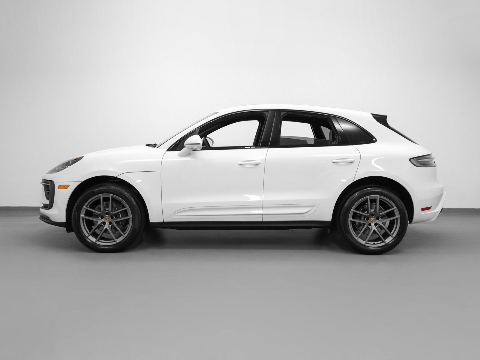 Certified 2026 Porsche Macan AWD/4WD image 2