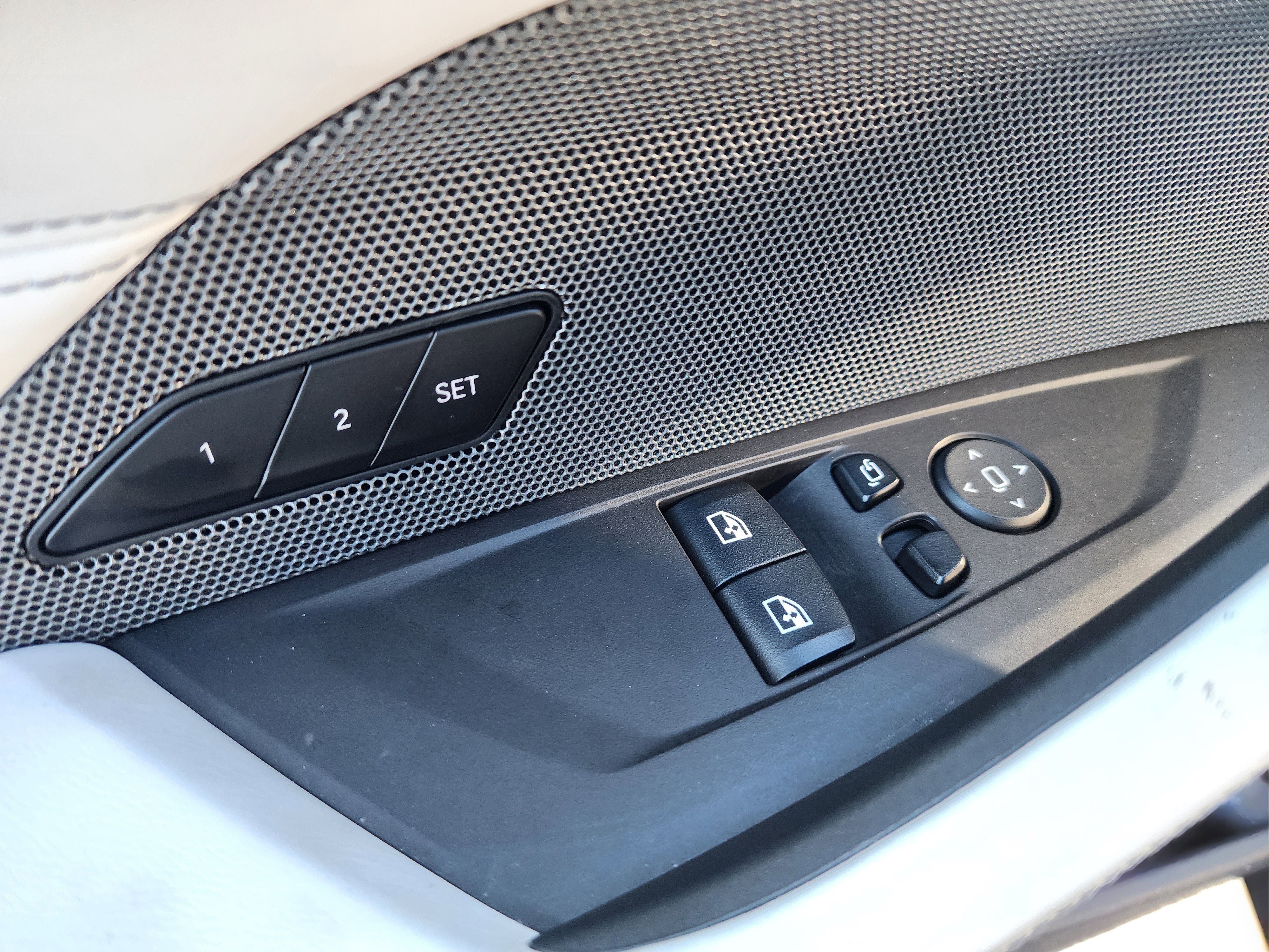 Used 2022 BMW M4 xDrive Competition w/ Executive Package image 19