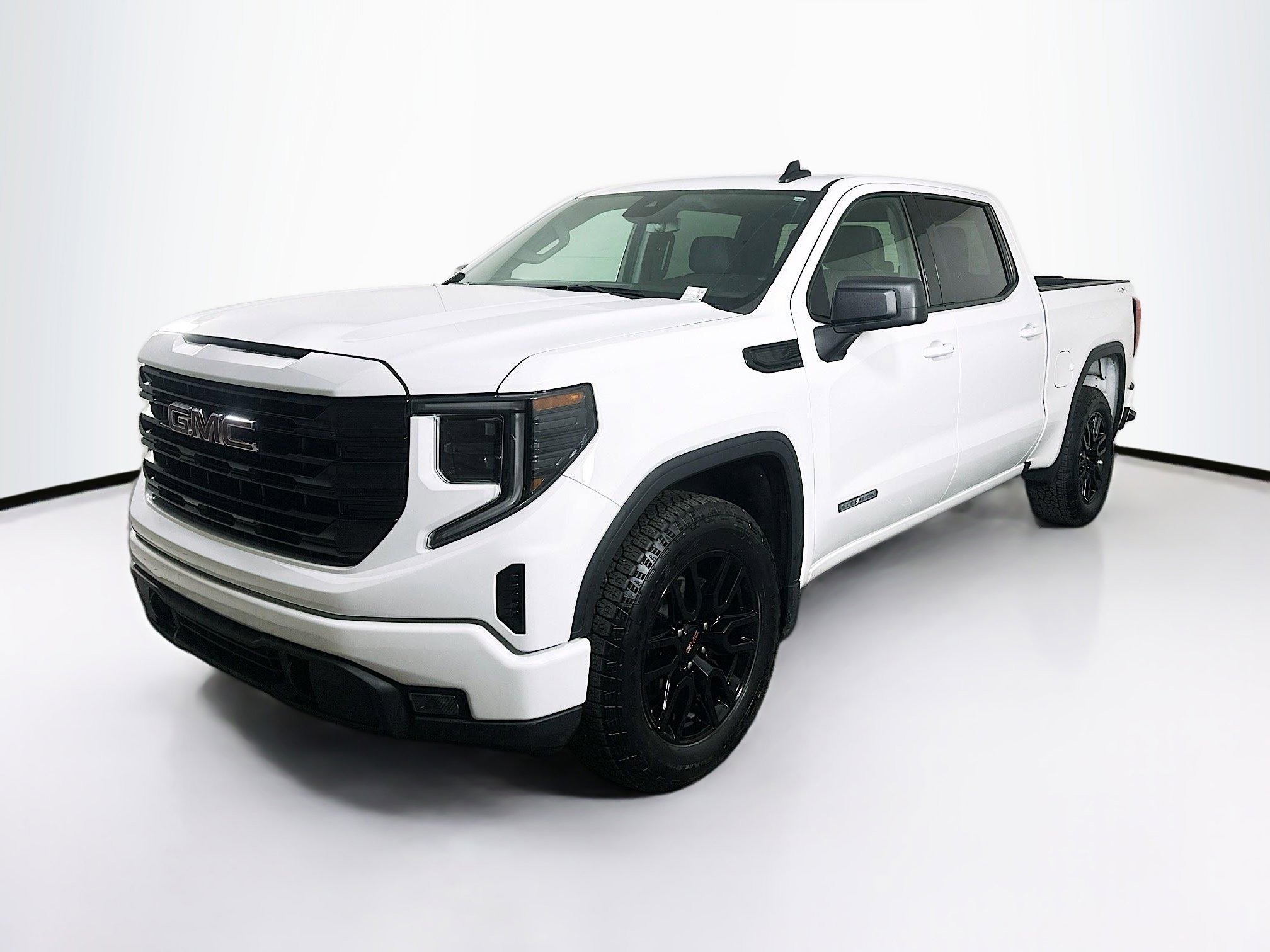 Used 2024 GMC Sierra 1500 Elevation image 3