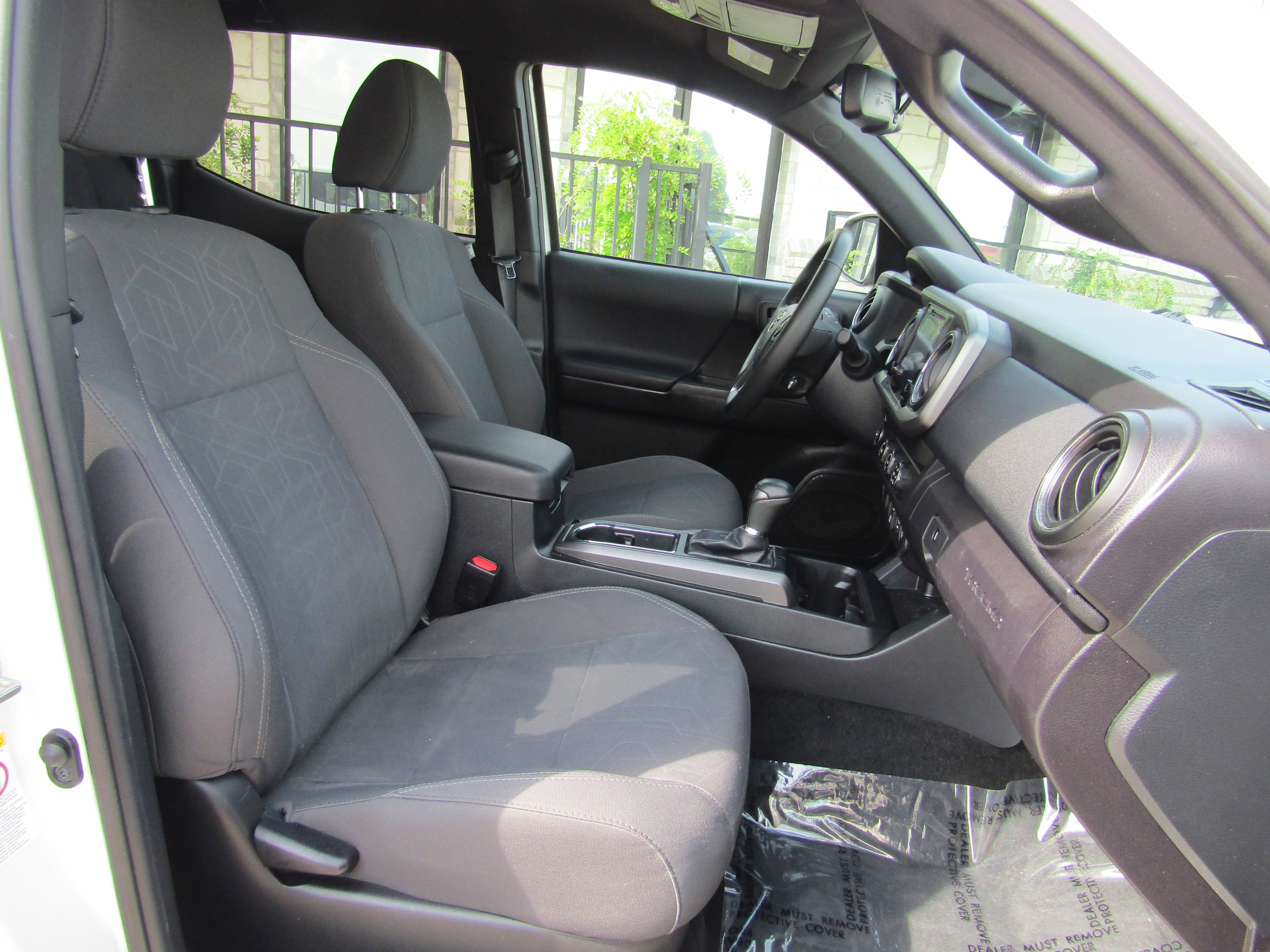 Used 2019 Toyota Tacoma TRD Off-Road image 11