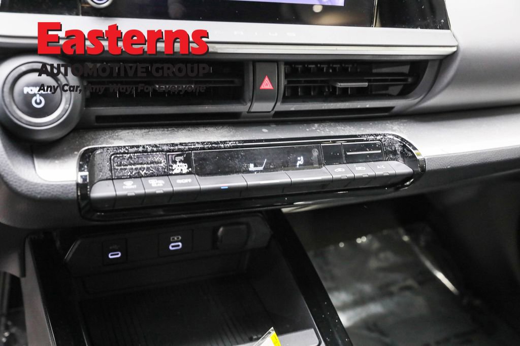 Used 2024 Toyota Prius LE image 15