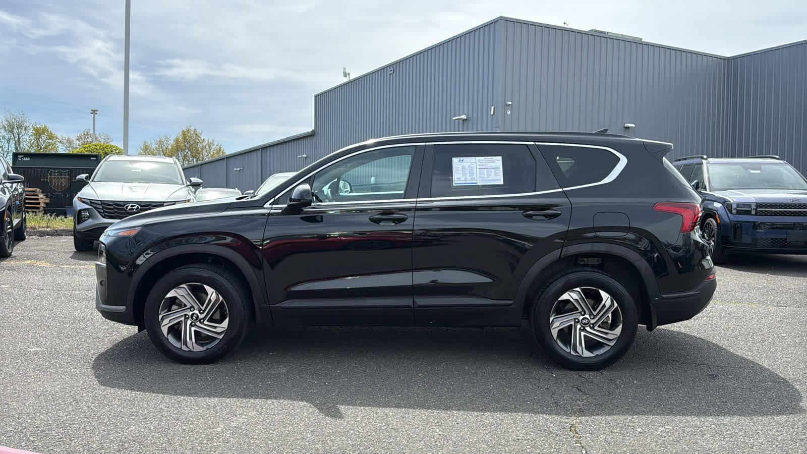 Used 2023 Hyundai Santa Fe SE AWD/4WD image 4