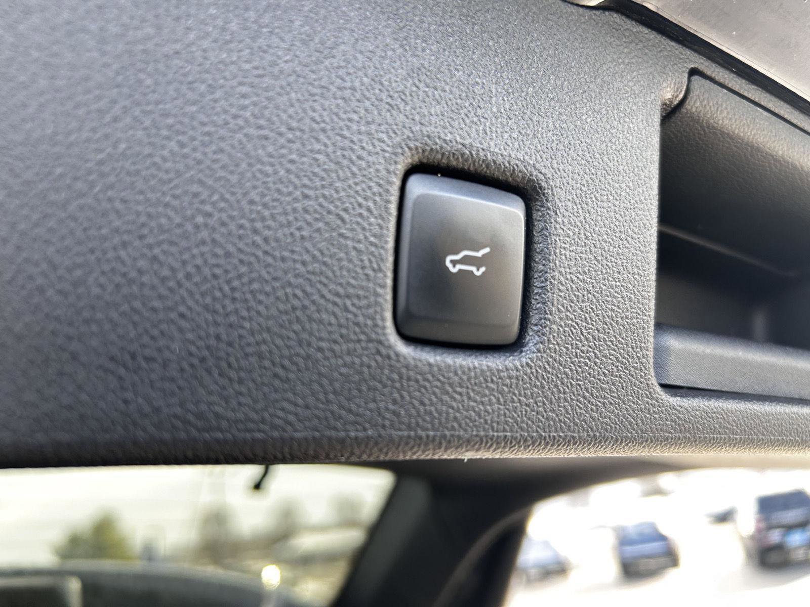 Used 2021 Ford Escape Titanium w/ Class II Trailer Tow Package image 14