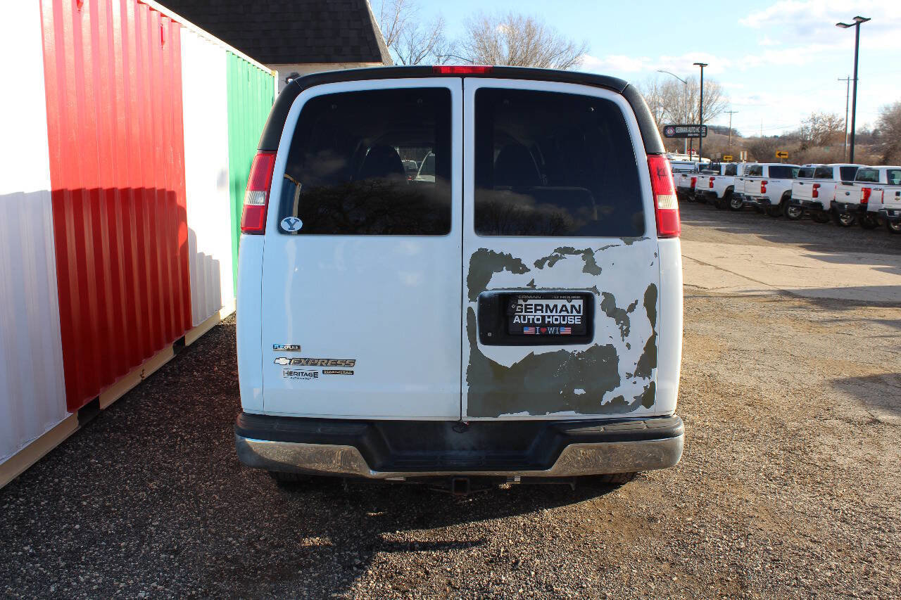 Used 2011 Chevrolet Express 3500 LT w/ LT Preferred Equipment Group image 7