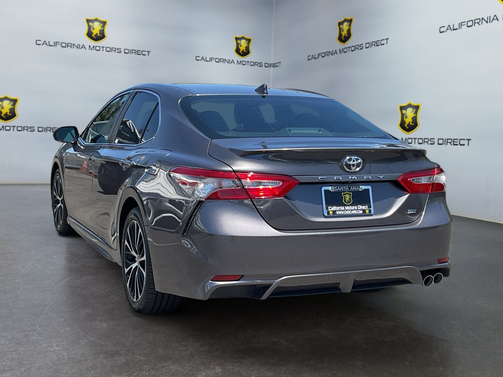 Used 2020 Toyota Camry SE w/ Carpet Mat Package FWD image 7