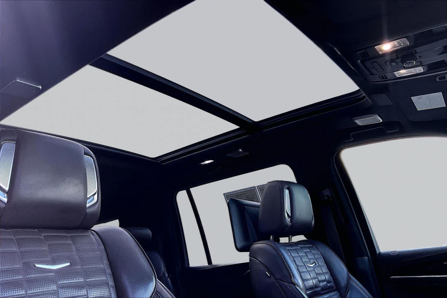 Used 2023 Cadillac Escalade ESV Sport Platinum AWD/4WD image 13