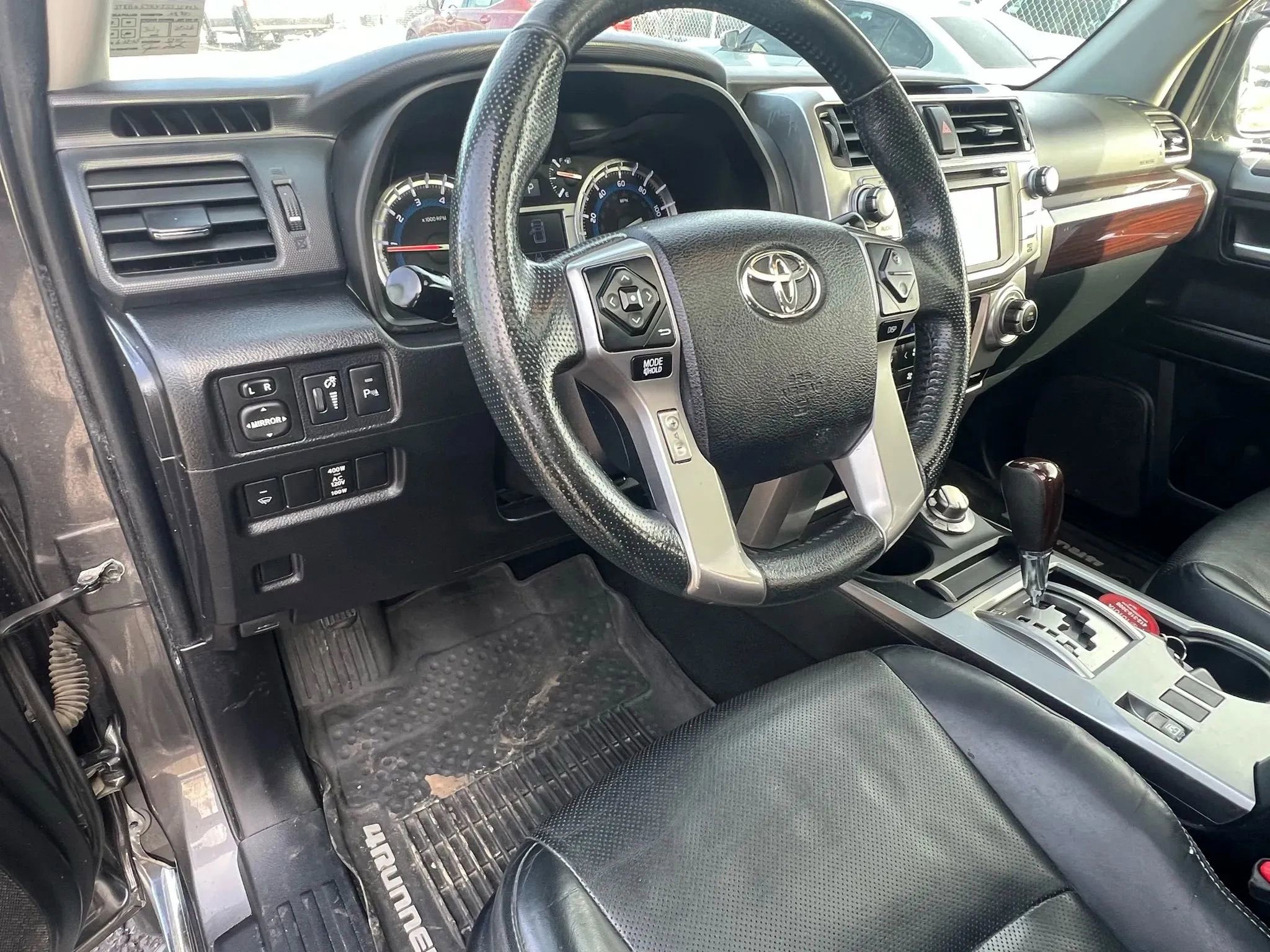 Used 2018 Toyota 4Runner Limited AWD/4WD image 26