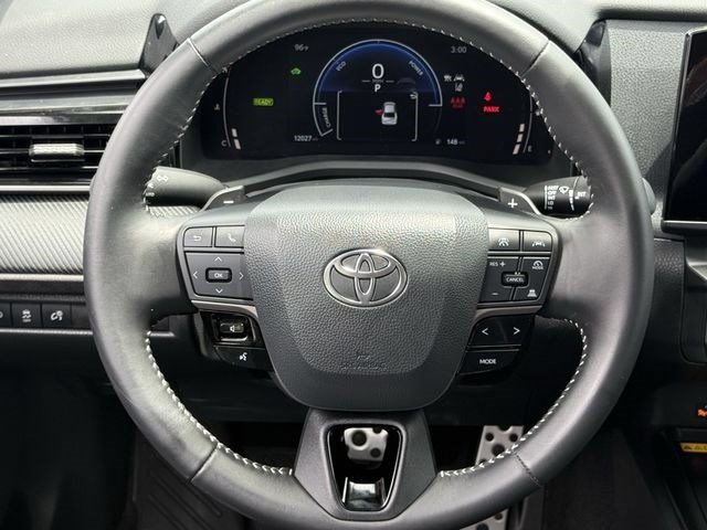 Used 2025 Toyota Camry LE FWD image 11