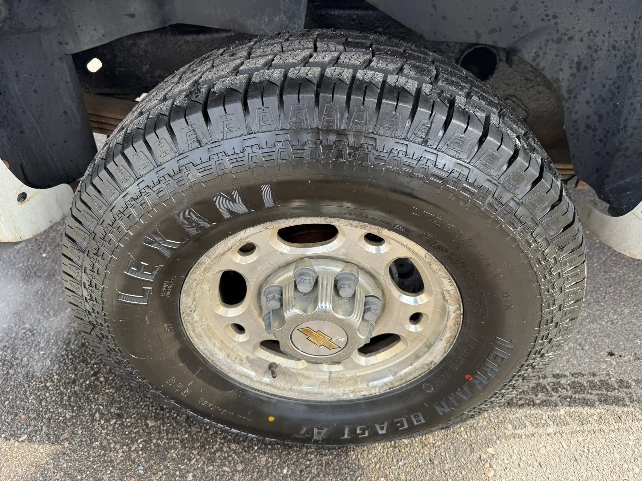 Used 2003 Chevrolet Suburban 2500 LT w/ LT Preferred Equipment Group AWD/4WD image 16