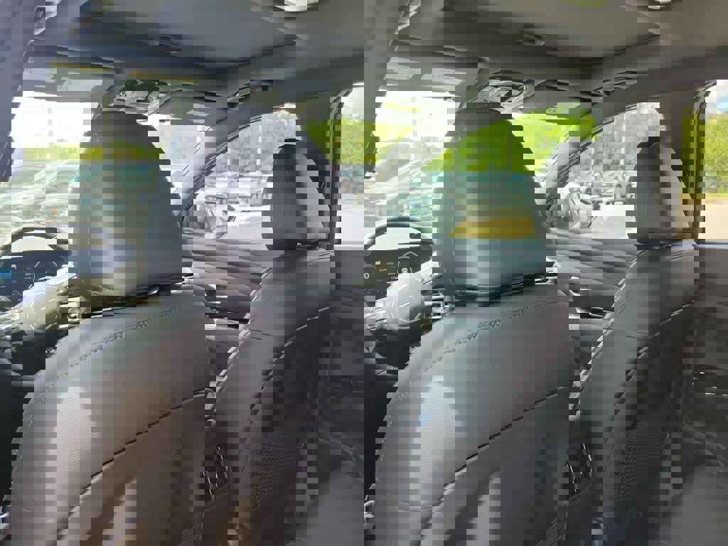 New 2025 Hyundai Santa Cruz Limited image 11