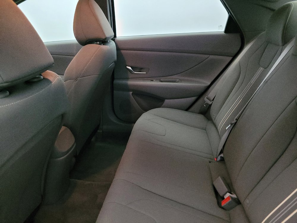Used 2023 Hyundai Elantra SEL FWD image 18