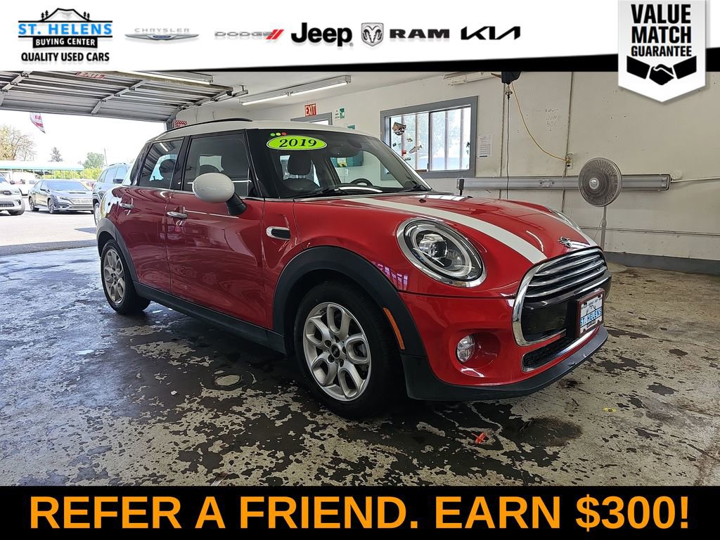 Used 2019 MINI Cooper 4-Door Hardtop w/ Premium Package FWD image 10