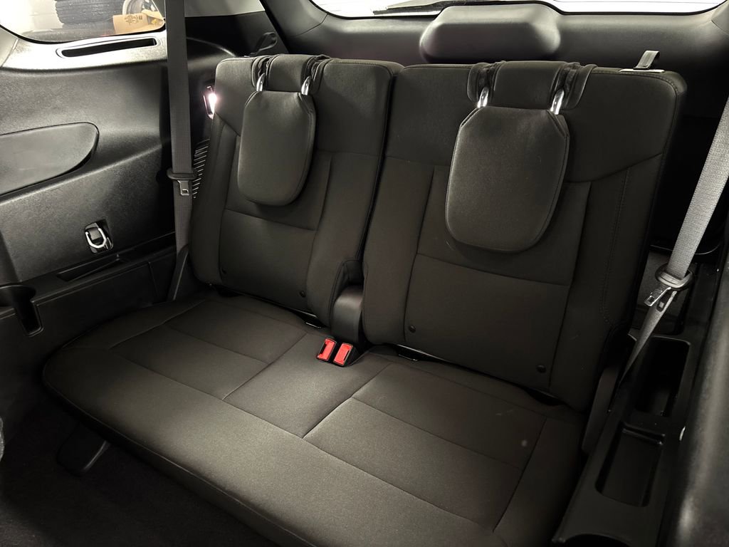 Used 2024 Ford Explorer XLT image 30