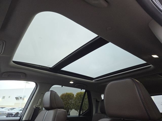 Used 2025 Honda Pilot Elite image 3