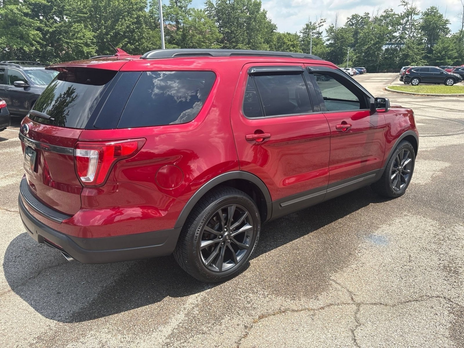 Used 2019 Ford Explorer XLT w/ Equipment Group 202A FWD image 19